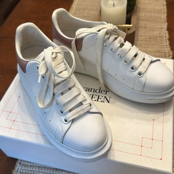 Alexander McQueen Oversized Women's White and Pink Sneakers - Picture 12 of 16